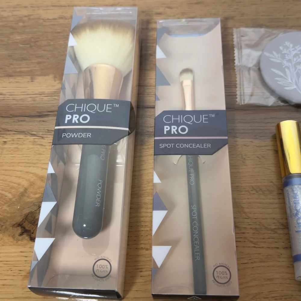 NEW Beauty Bundle LipSense, Milk Mascara, Chique Pro Brushes & Mirror